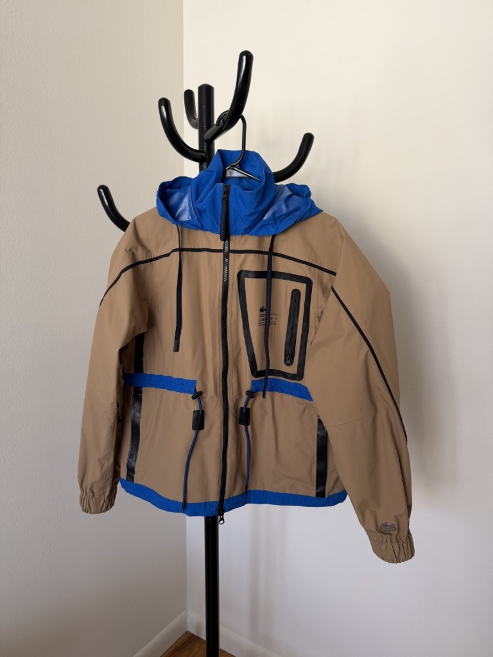 Lacoste Waterproof Technical Hooded Jacket, Beige/Blue, FR 32 (fits XS)